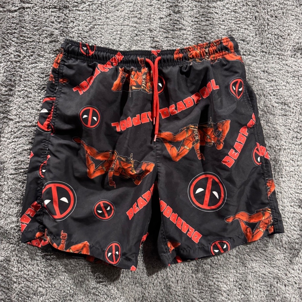 Marvel Bioworld Deadpool Mens Swim Trunks Black Red Graphic Shorts Size M